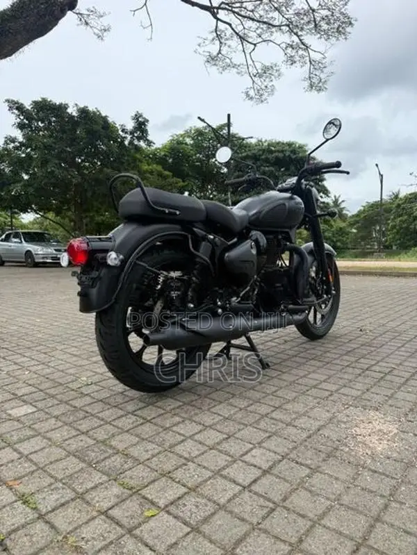 Royal Enfield Classic 350 Stealth black 2026