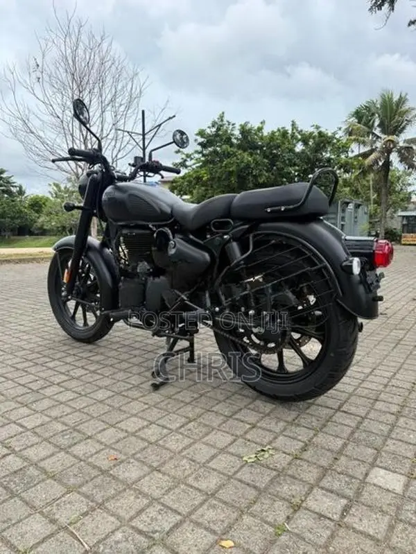 Royal Enfield Classic 350 Stealth black 2026