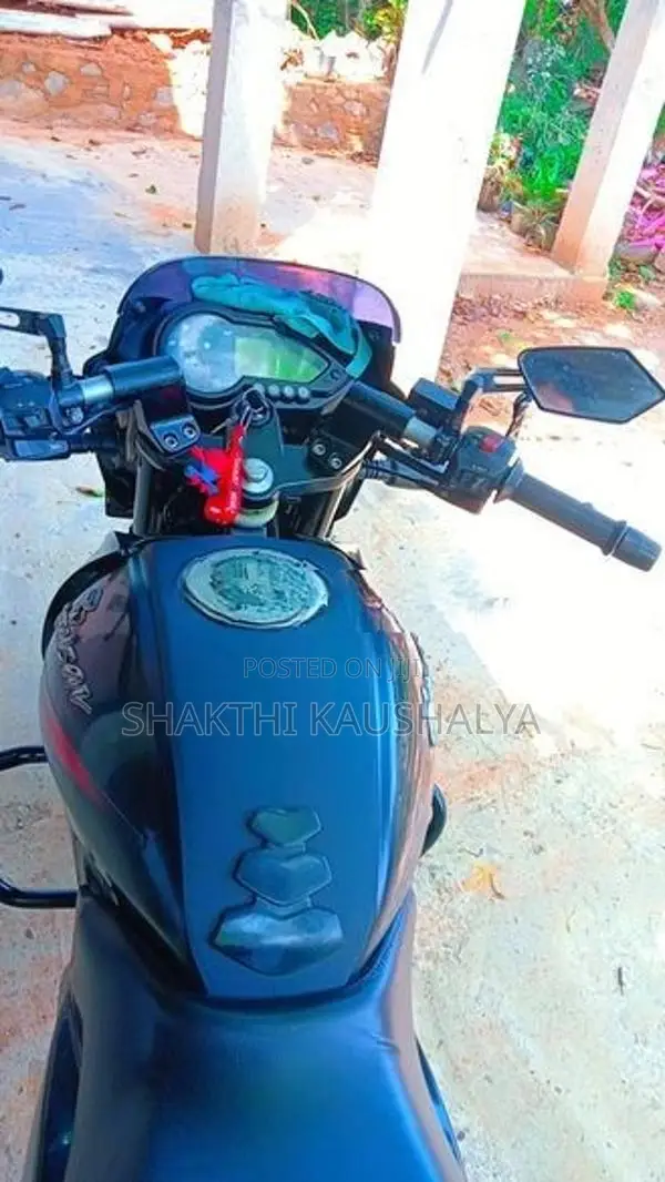 Bajaj Pulsar 180 2016