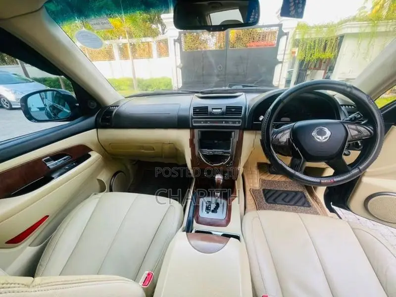 Micro Rexton 2016