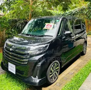 Toyota Roomy Custom G 2024
