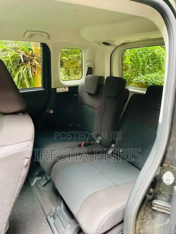 Toyota Roomy Custom G 2024