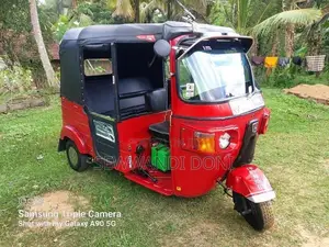 Bajaj RE 205 2012