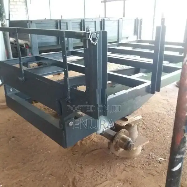 Tractor Trailers ට්‍රැක්ටර් ට්‍රේලර්