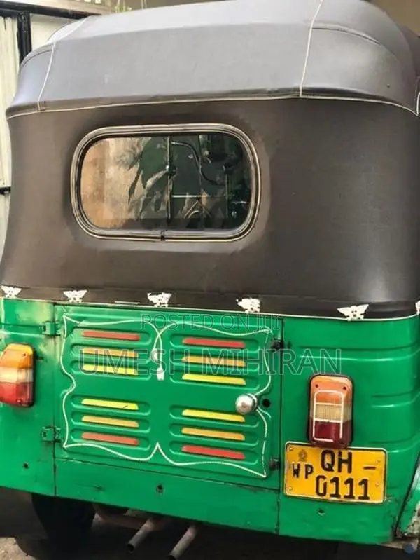 Bajaj RE 2000