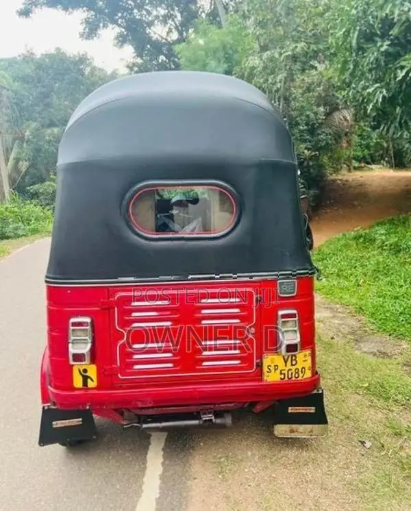 Bajaj RE 2010