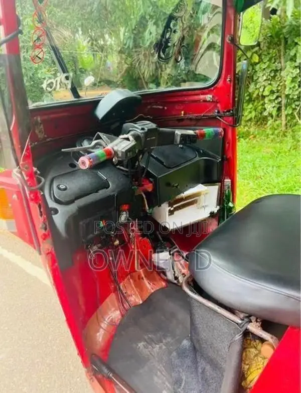 Bajaj RE 2010