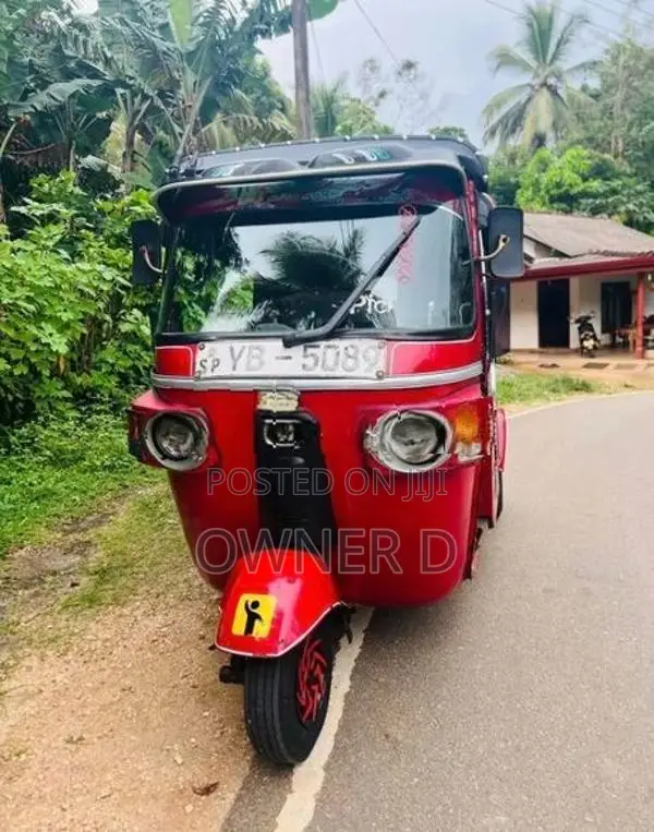 Bajaj RE 2010