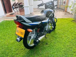 Bajaj CT100 ES 2025