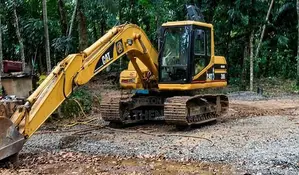 CAT 311B Excavator 2001
