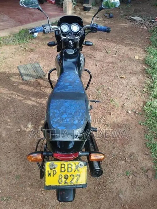 Bajaj Platina 100 2015