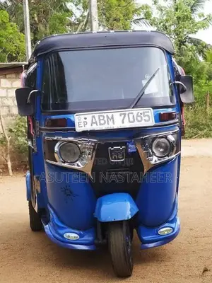 Bajaj RE 2016