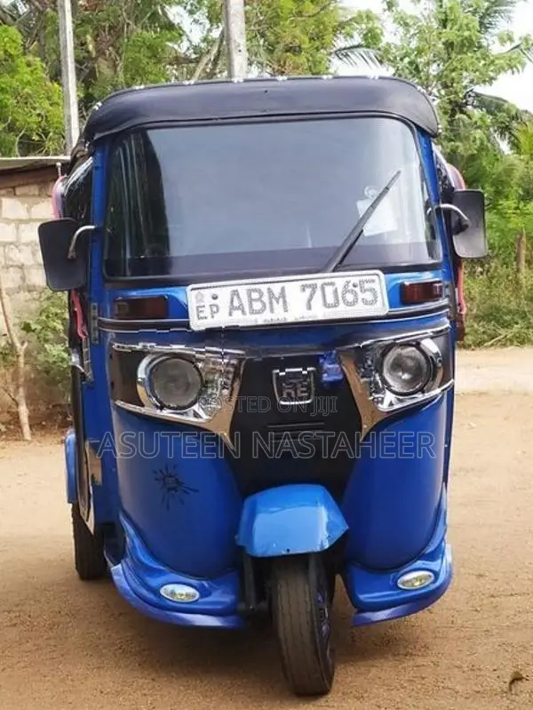 Bajaj RE 2016