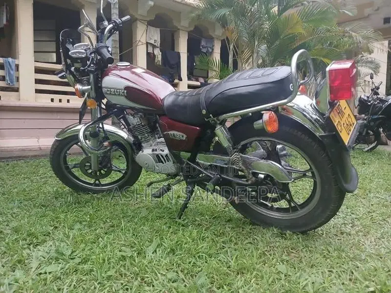 Suzuki GN 125 2004