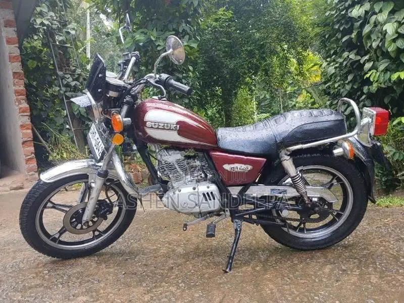 Suzuki GN 125 2004