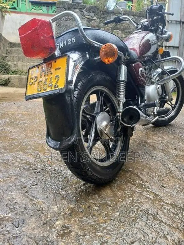 Suzuki GN 125 2004