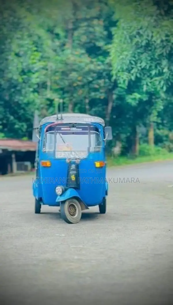 Bajaj RE 2009