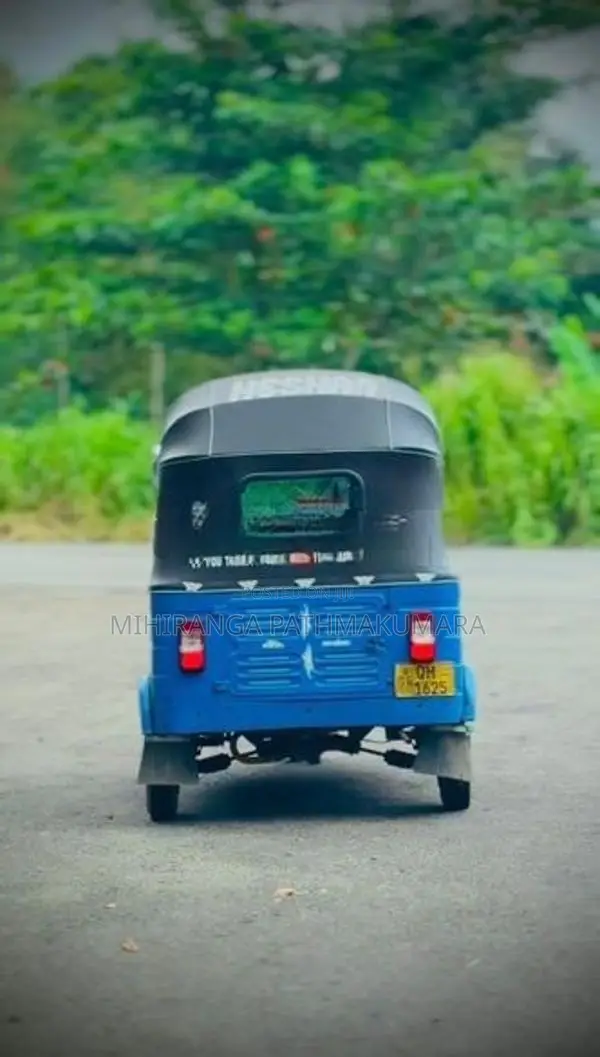 Bajaj RE 2009