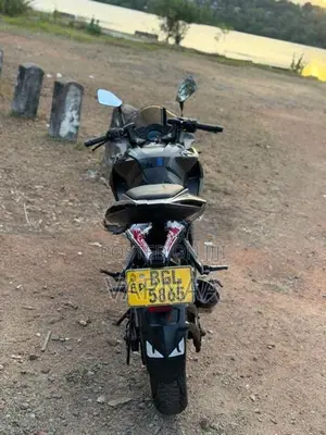 Bajaj Pulsar RS200 2018