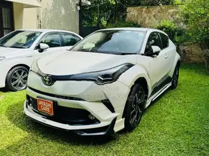 Toyota CHR NGX50 2017