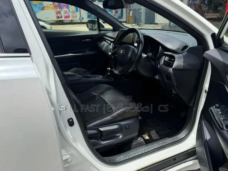 Toyota CHR NGX50 2017
