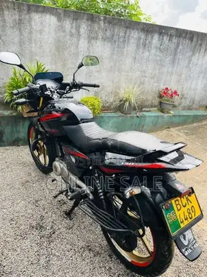 Bajaj Pulsar 150 2015