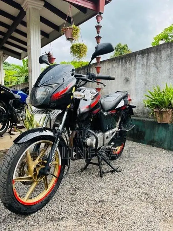 Bajaj Pulsar 150 2015