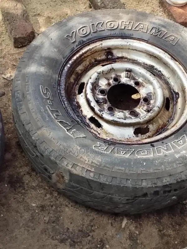 Toyota Tyre 245/70 R16
