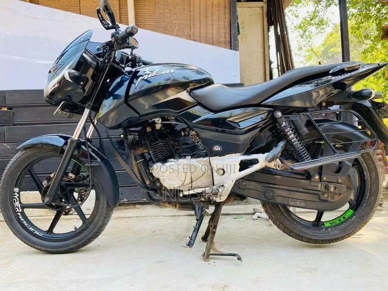 Bajaj Pulsar 150 2015