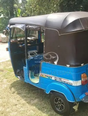Bajaj RE 2004