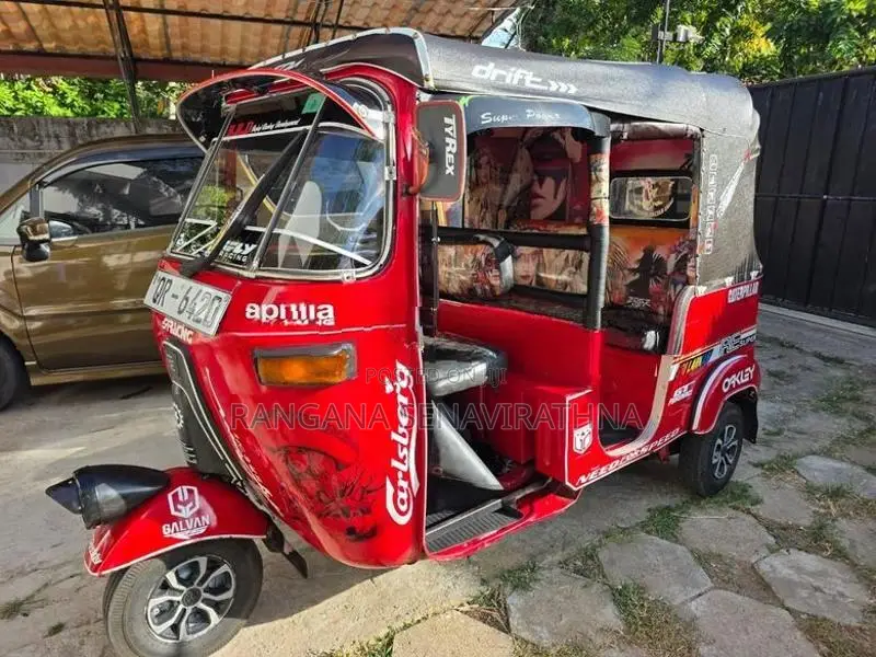 Bajaj RE 2009