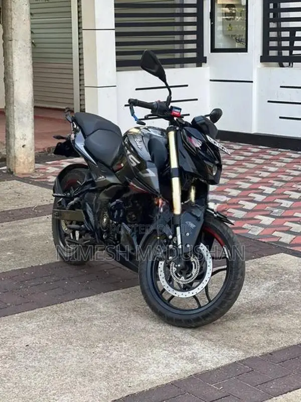 Bajaj Pulsar N160 Premium 2025