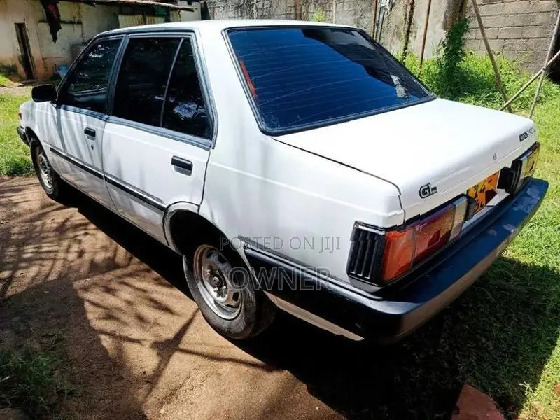 Nissan Sunny B11 1984