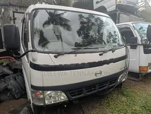 Dyna Dutro Wide Cabin