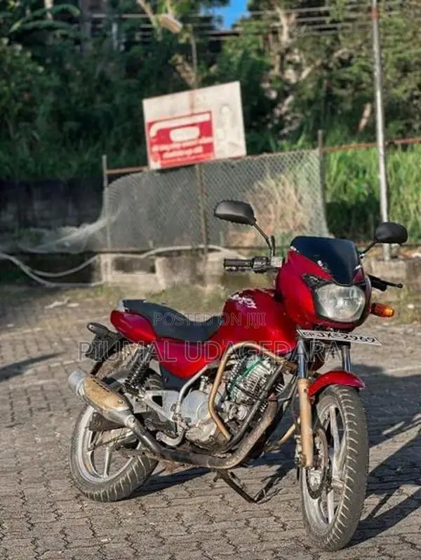 Bajaj Pulsar 150 2005