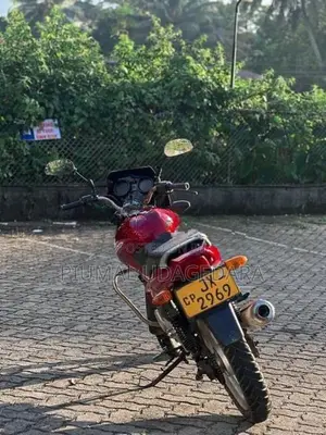 Bajaj Pulsar 150 2005