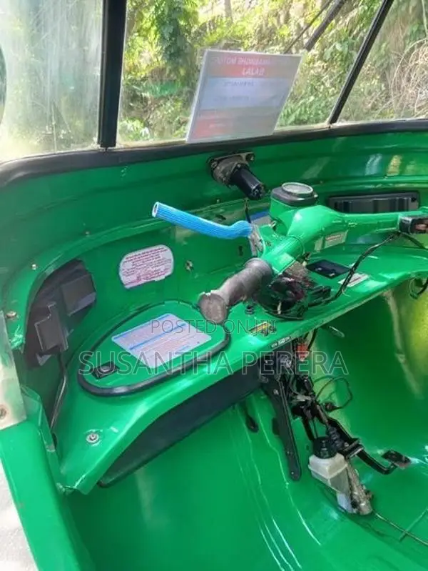 Bajaj RE 2004
