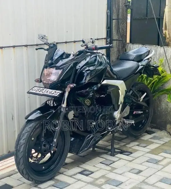 Yamaha Fazer V2 2015