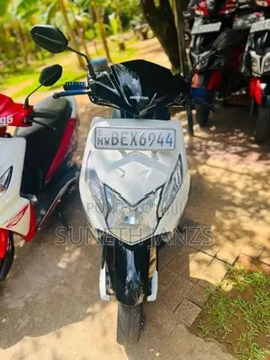 Honda Dio Black/White 2016