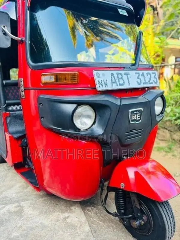 Bajaj RE 2019