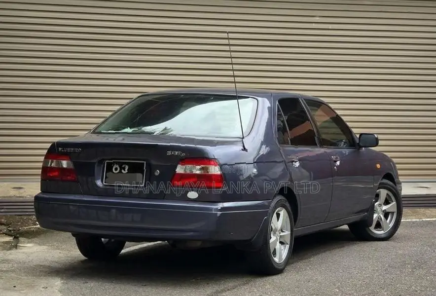 Nissan Bluebird 1997