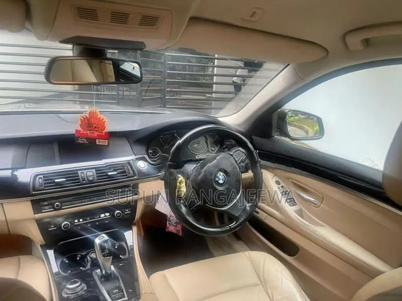 BMW 523i 2010