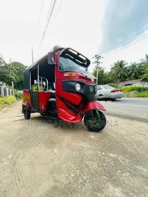 Bajaj RE 2016