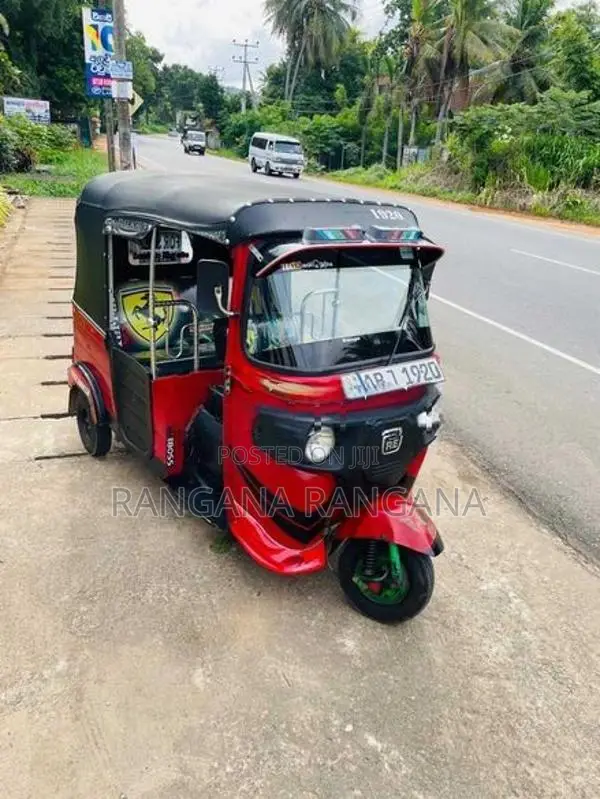 Bajaj RE 2016