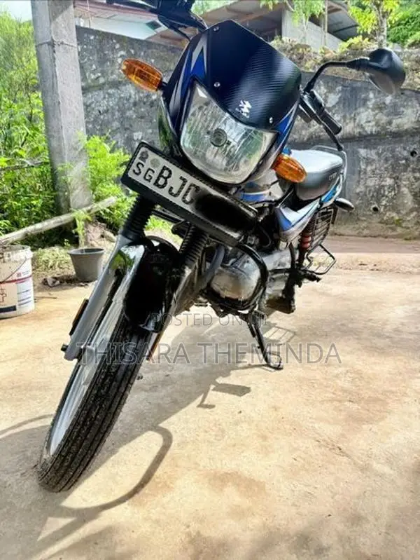 Bajaj CT100 2022