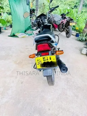Bajaj CT100 2022