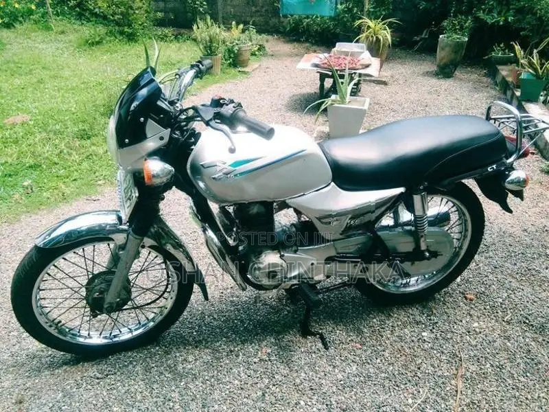 Bajaj Boxer 2005