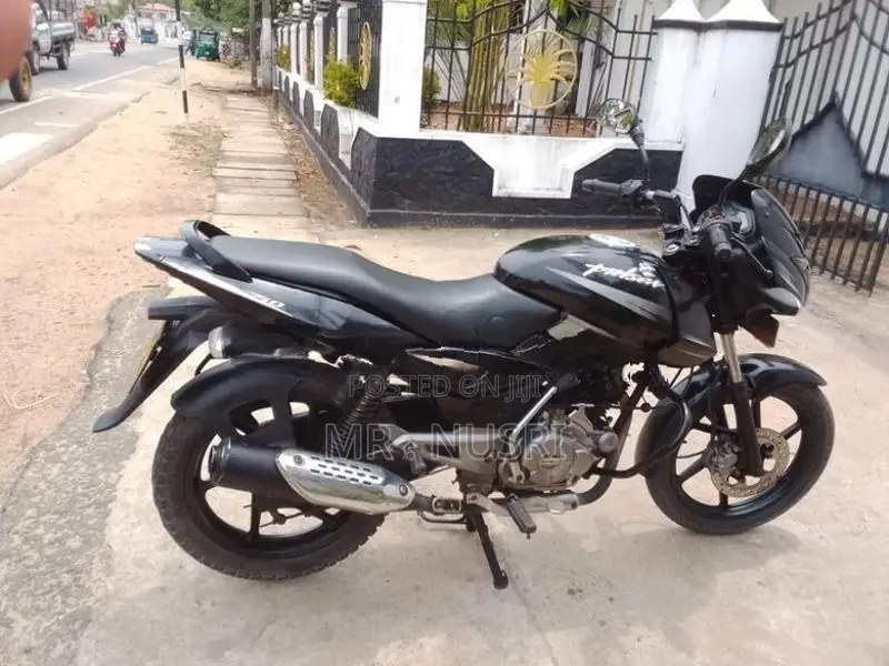 Bajaj Pulsar 150 2015