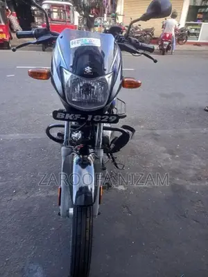 Bajaj CT100 2025