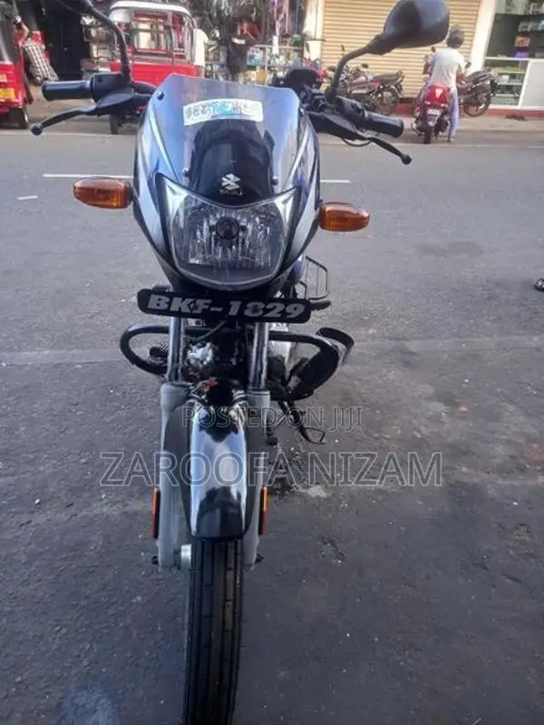 Bajaj CT100 2025